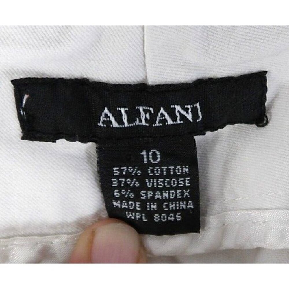 ALFANI white mid rise light weight woman's shorts 15" inseam women's size 10 - Picture 4 of 4